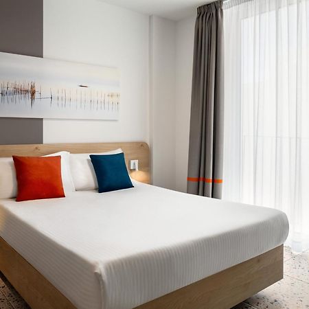 Quadro Hotel, Trademark Collection By Wyndham Saint Julian's Екстер'єр фото