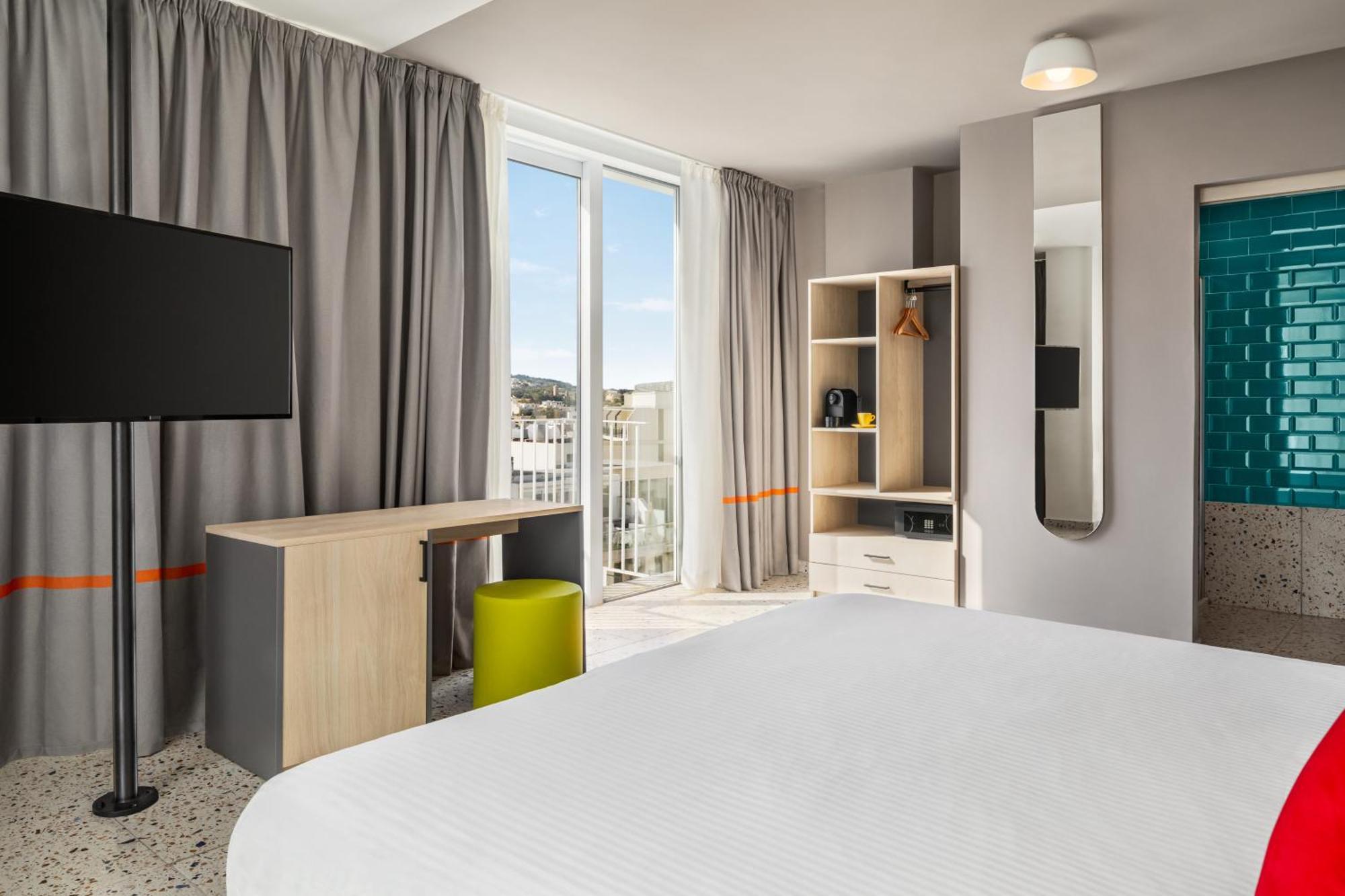 Quadro Hotel, Trademark Collection By Wyndham Saint Julian's Екстер'єр фото