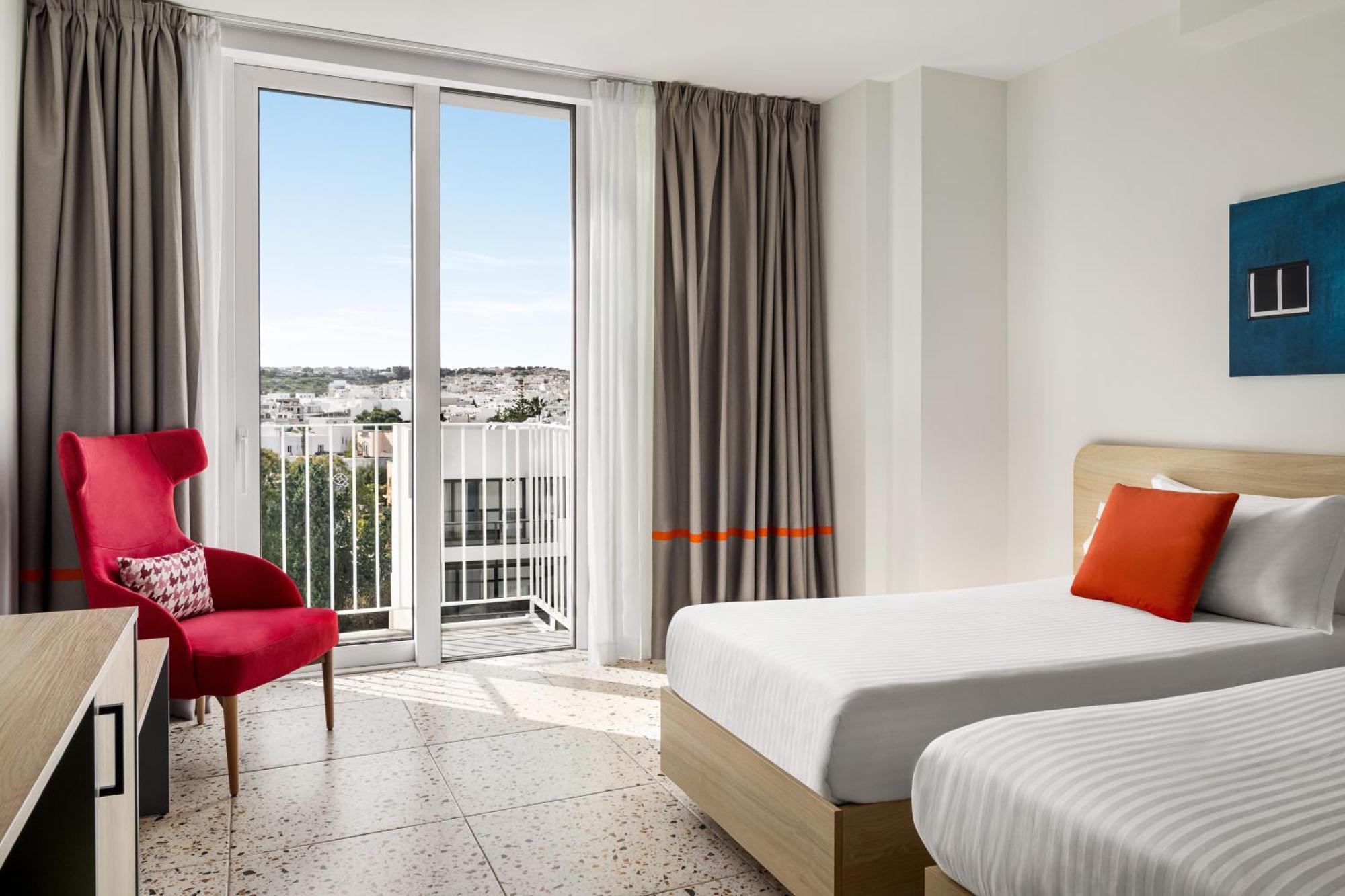 Quadro Hotel, Trademark Collection By Wyndham Saint Julian's Екстер'єр фото