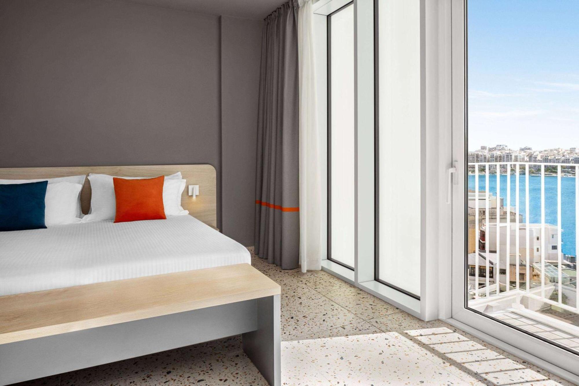 Quadro Hotel, Trademark Collection By Wyndham Saint Julian's Екстер'єр фото