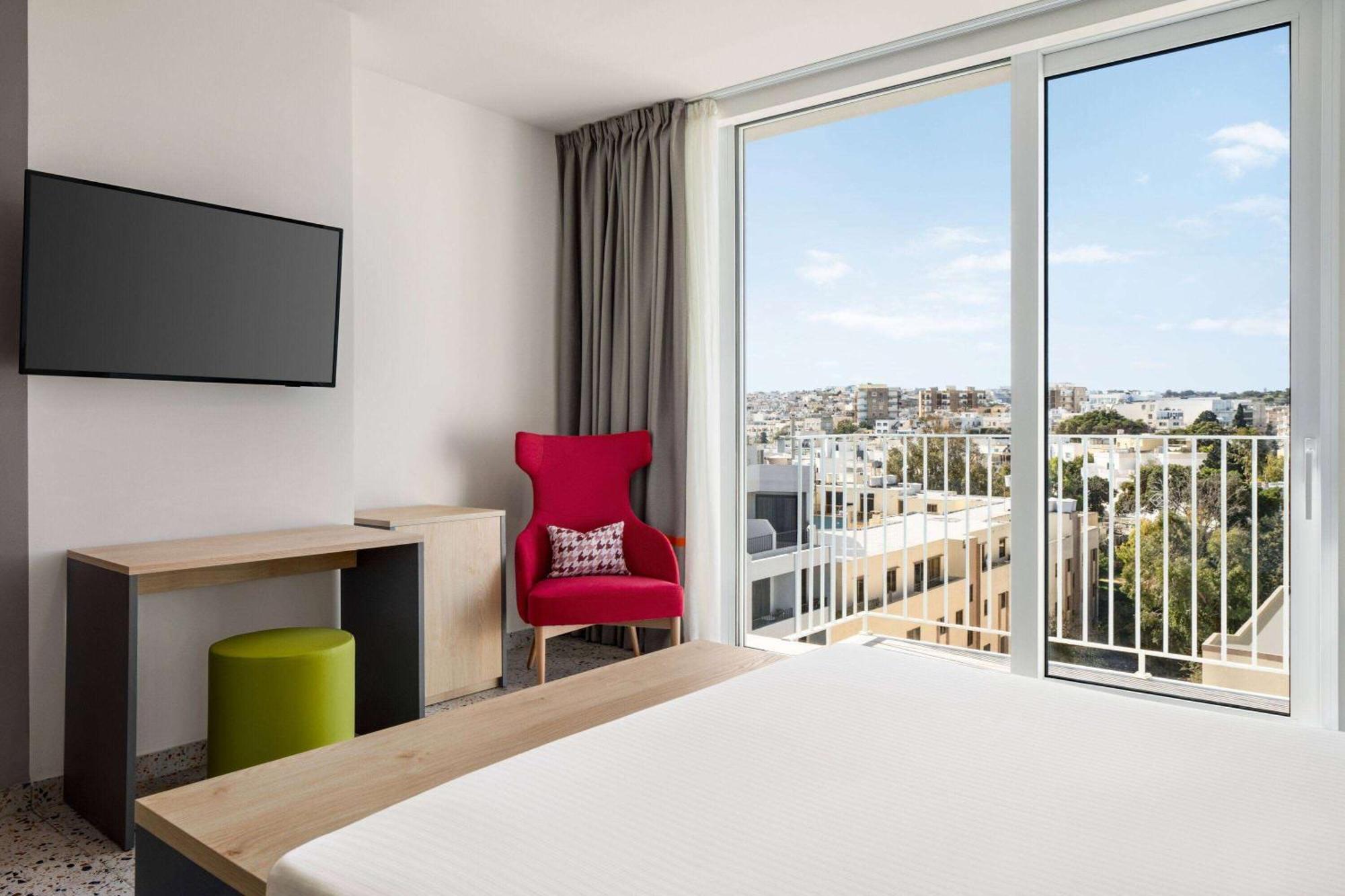 Quadro Hotel, Trademark Collection By Wyndham Saint Julian's Екстер'єр фото