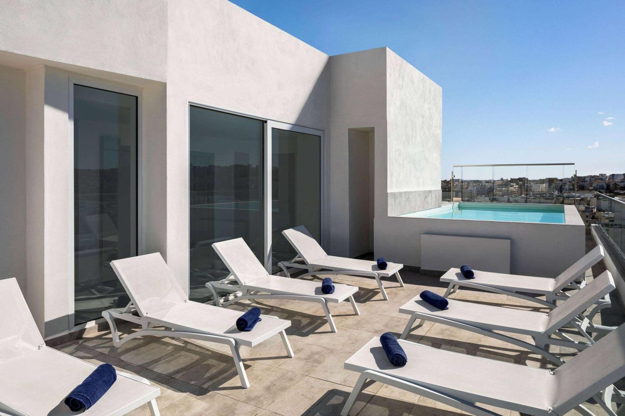Quadro Hotel, Trademark Collection By Wyndham Saint Julian's Екстер'єр фото