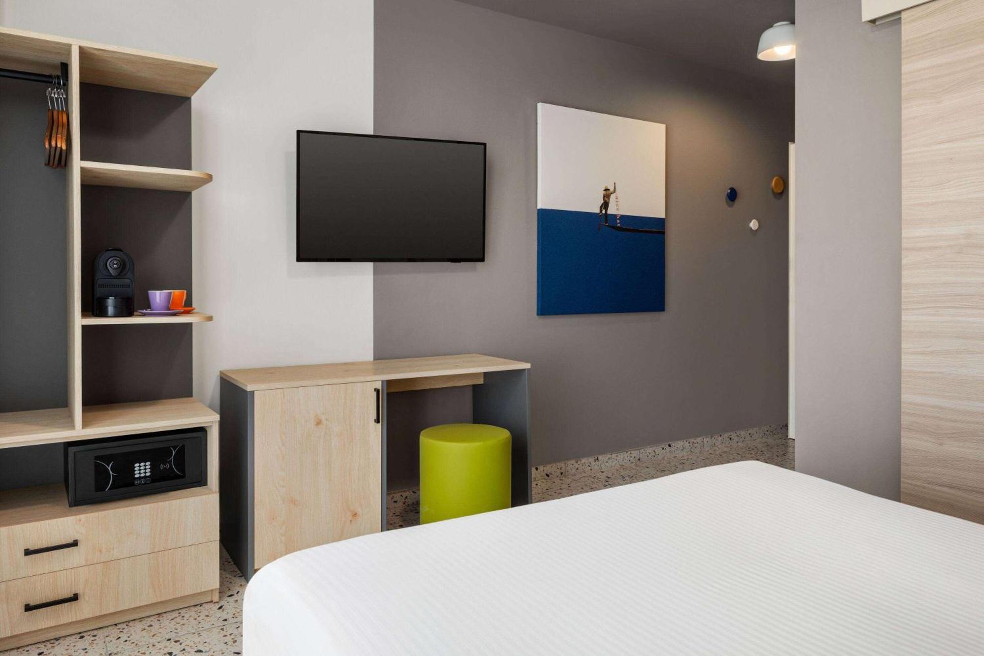 Quadro Hotel, Trademark Collection By Wyndham Saint Julian's Екстер'єр фото