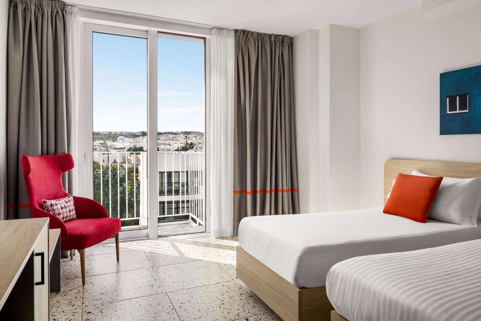 Quadro Hotel, Trademark Collection By Wyndham Saint Julian's Екстер'єр фото