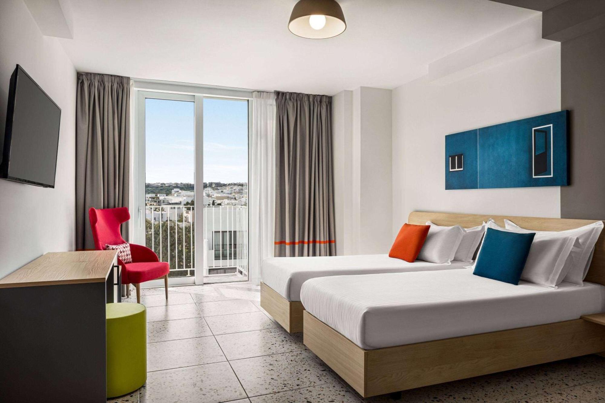 Quadro Hotel, Trademark Collection By Wyndham Saint Julian's Екстер'єр фото