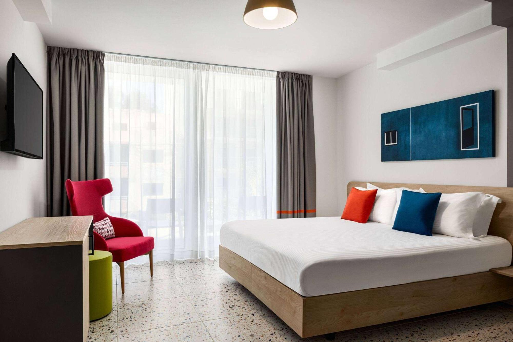 Quadro Hotel, Trademark Collection By Wyndham Saint Julian's Екстер'єр фото